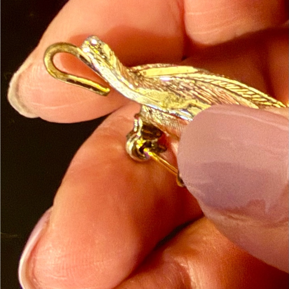 Vintage Gold Tone and Amber Leaf Pendant / Brooch - Picture 6 of 15